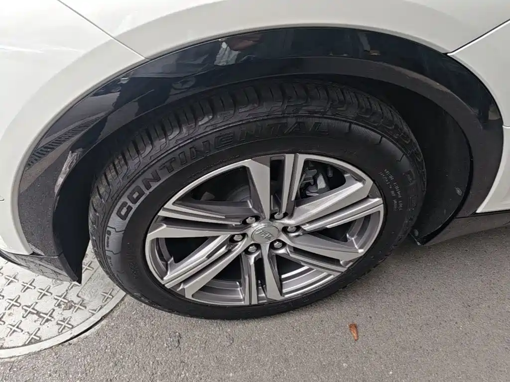 Cadillac Lyriq — миниатюра 23