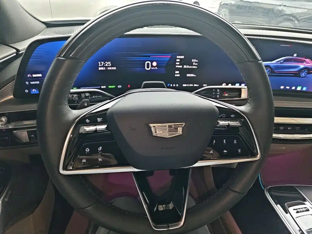 Cadillac Lyriq — миниатюра 11