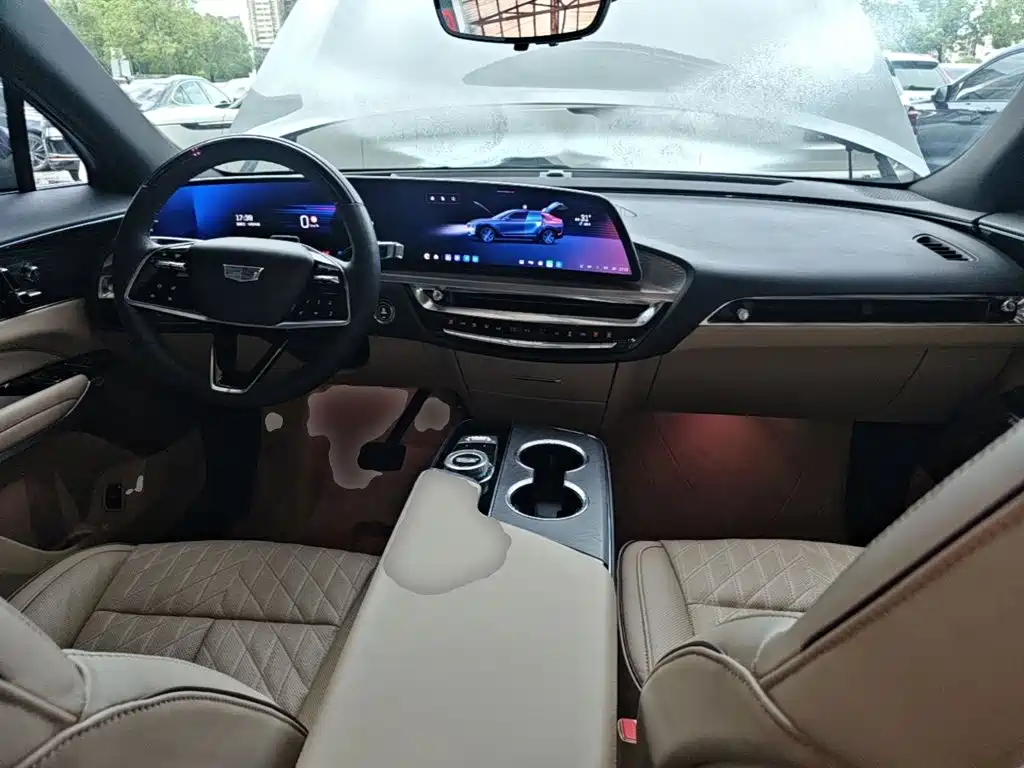 Cadillac Lyriq — миниатюра 10