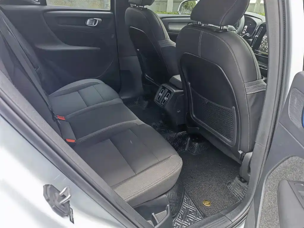 Volvo XC40 — миниатюра 17