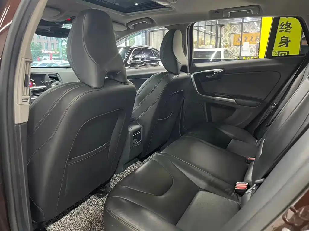 Volvo V60 — миниатюра 8