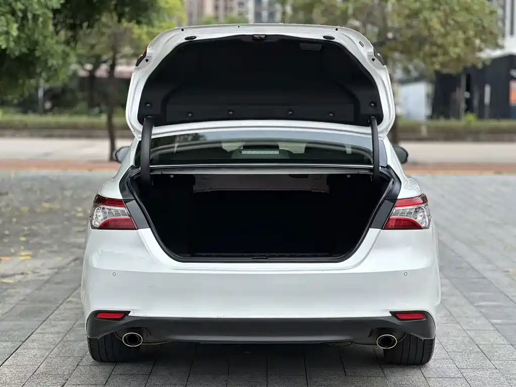 Toyota Camry — миниатюра 15