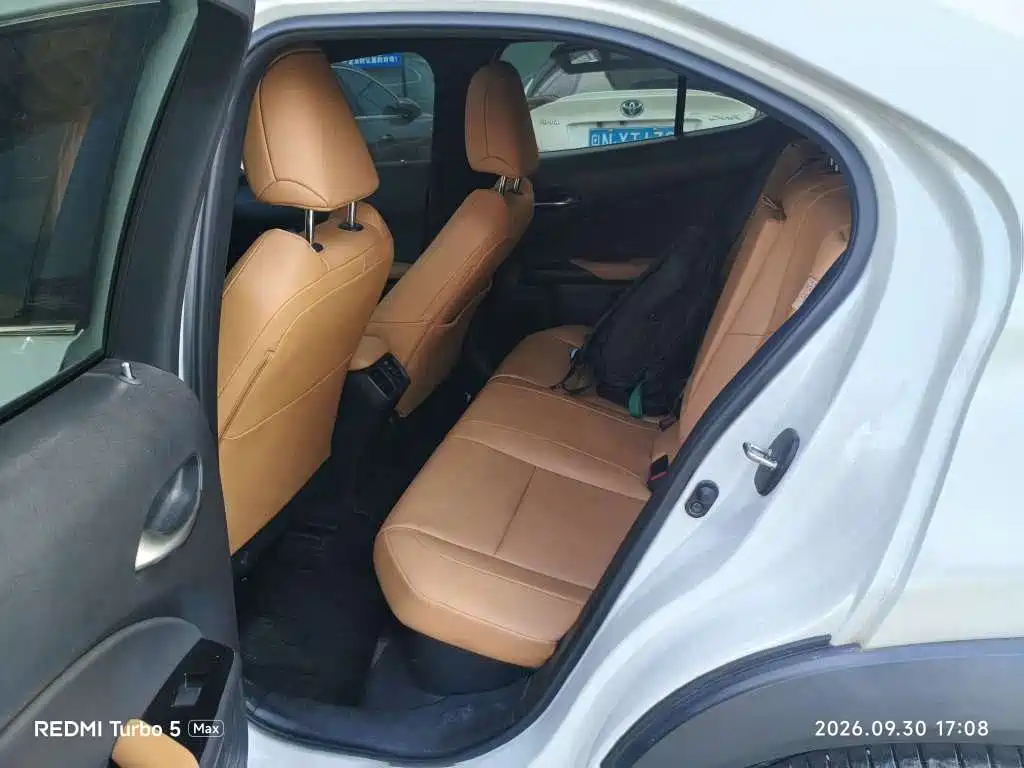 Lexus UX — миниатюра 7
