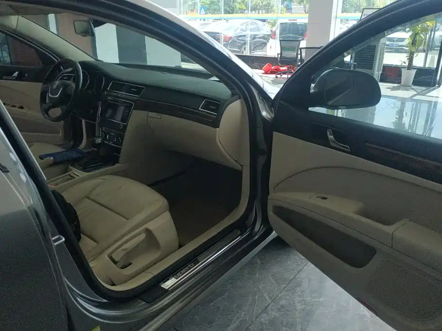 Skoda Superb — миниатюра 8