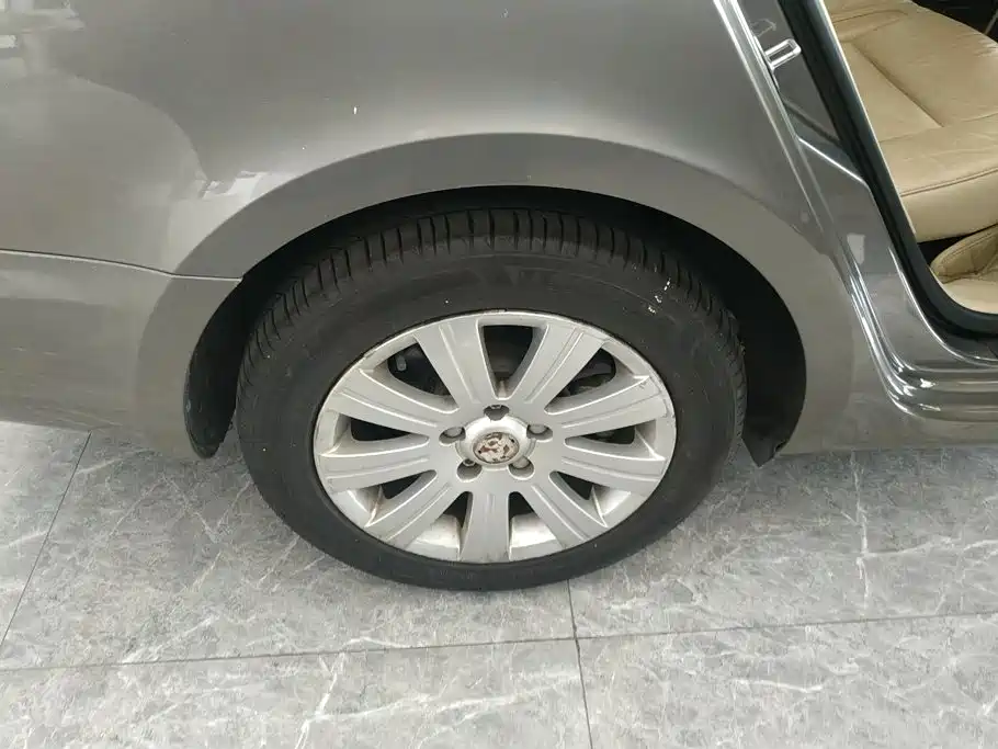 Skoda Superb — миниатюра 6