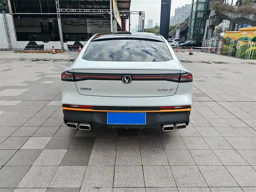 Changan UNI-V 2024 1.5T Luxury Sport
