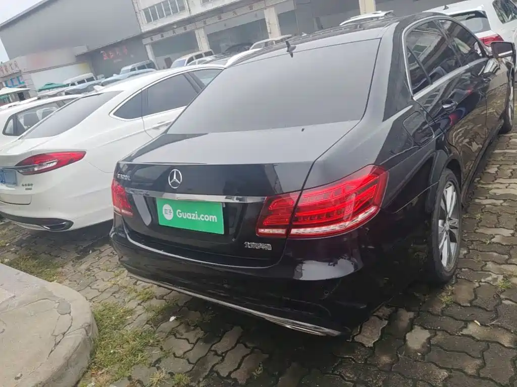Mercedes-Benz E-Class — миниатюра 6