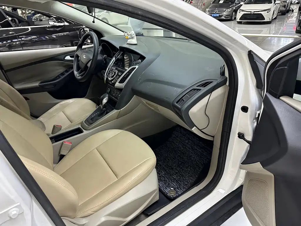 Ford Focus — миниатюра 12