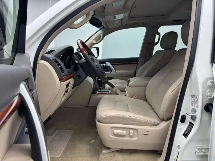Toyota Land Cruiser — миниатюра 3