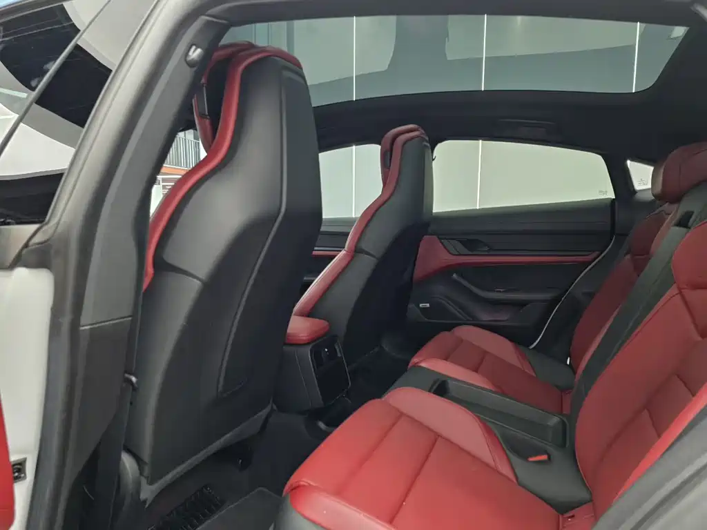 Porsche Taycan — миниатюра 6