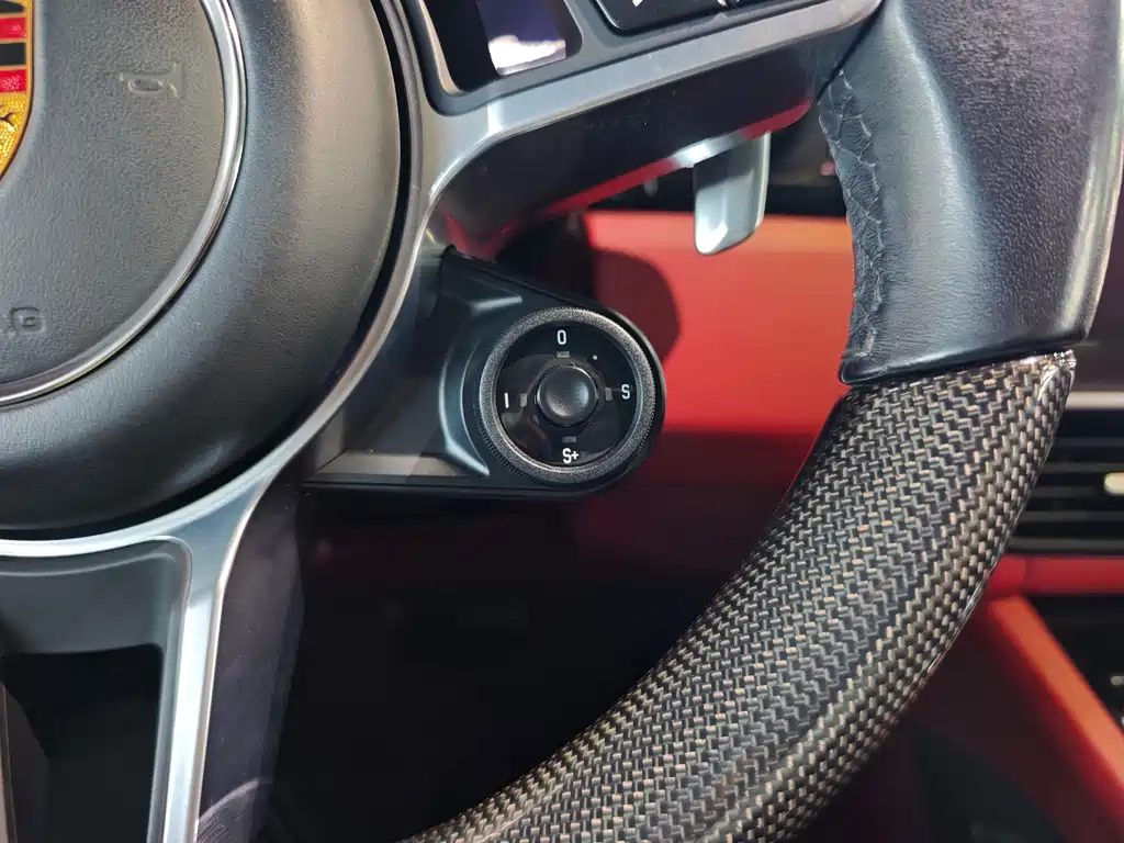Porsche Cayenne — миниатюра 16