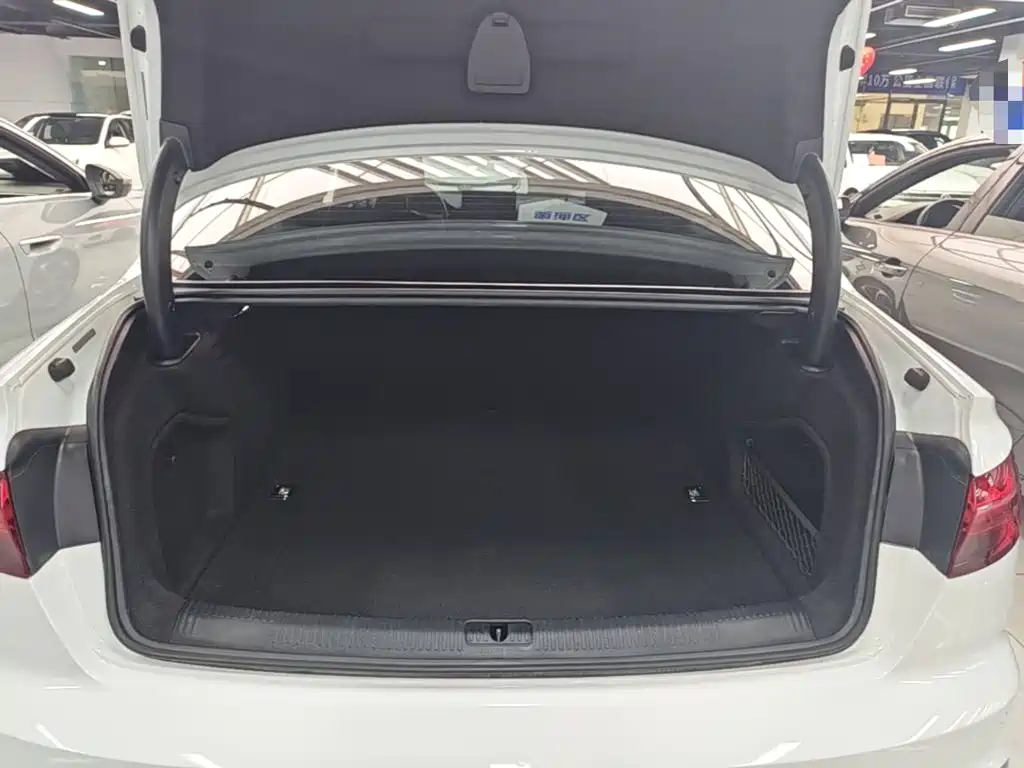 Audi A4L — миниатюра 19