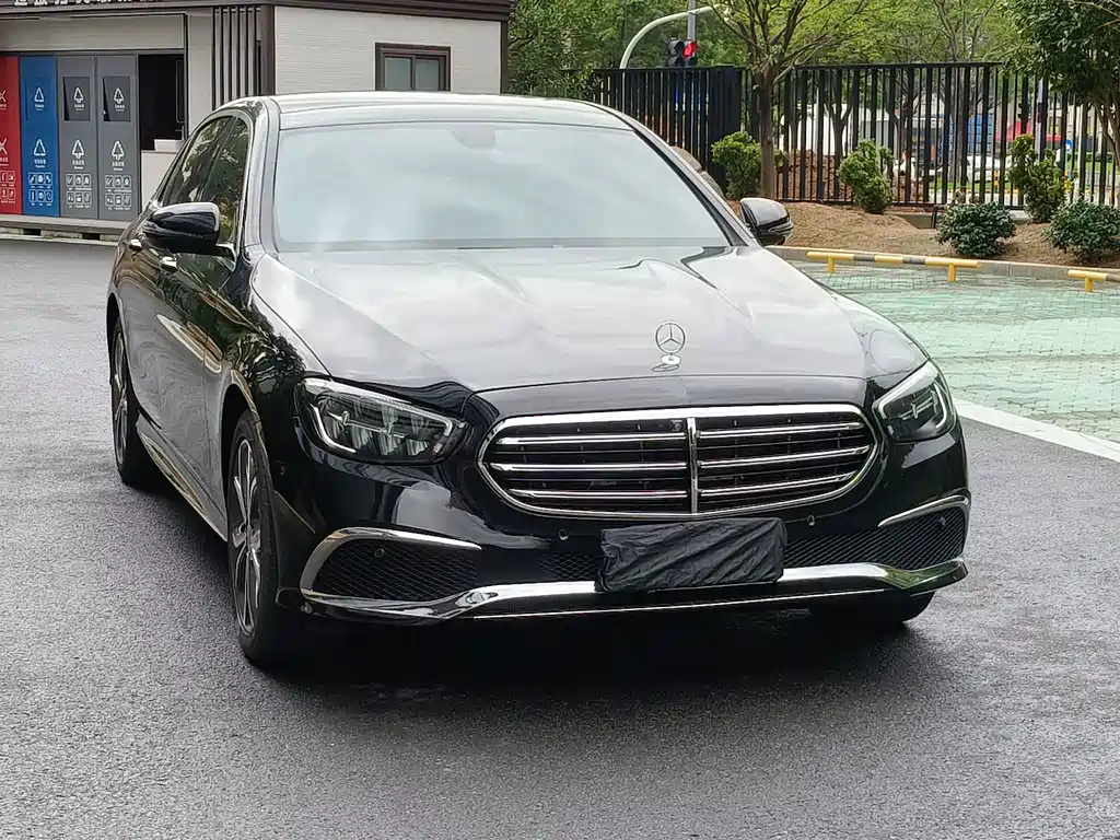 Mercedes-Benz E-Class — миниатюра 3