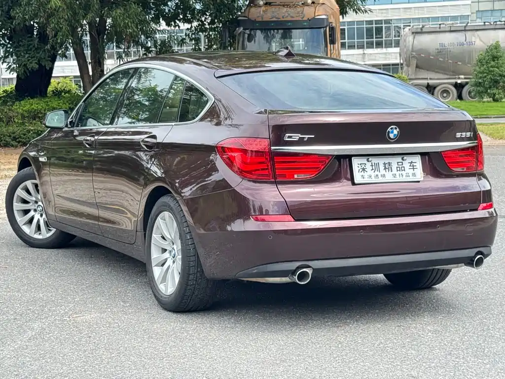 BMW 5 Series — миниатюра 3