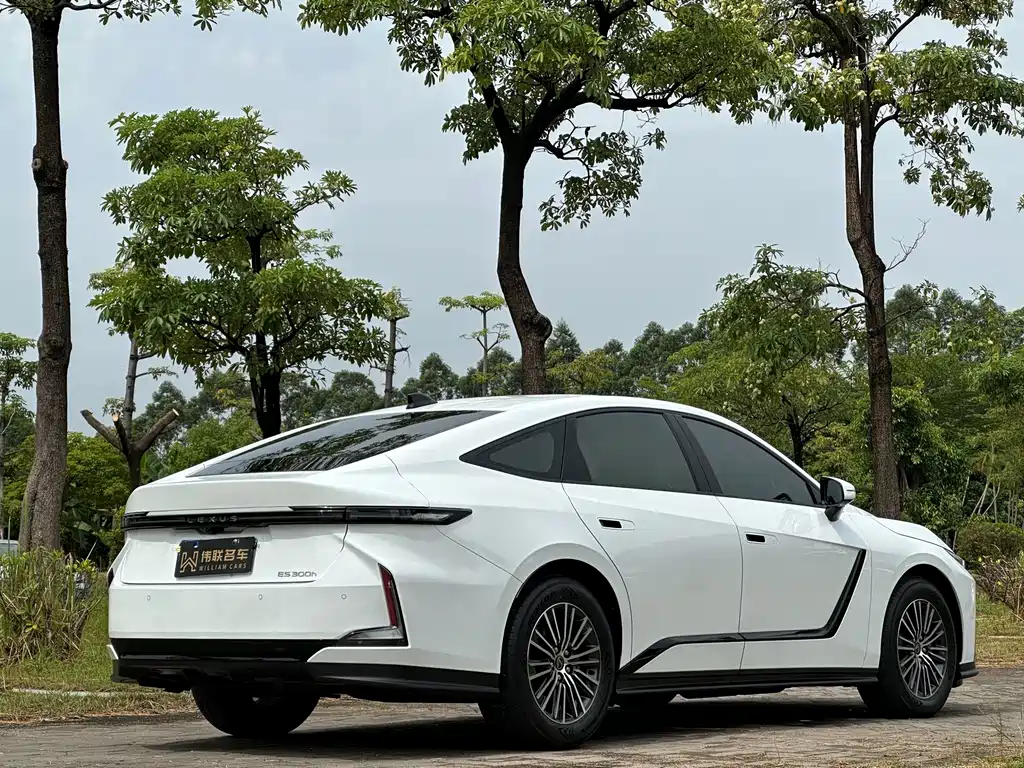 Lexus ES — миниатюра 6