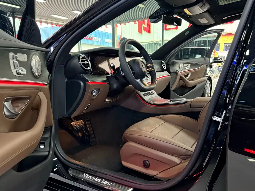 Mercedes-Benz E-Class — миниатюра 7
