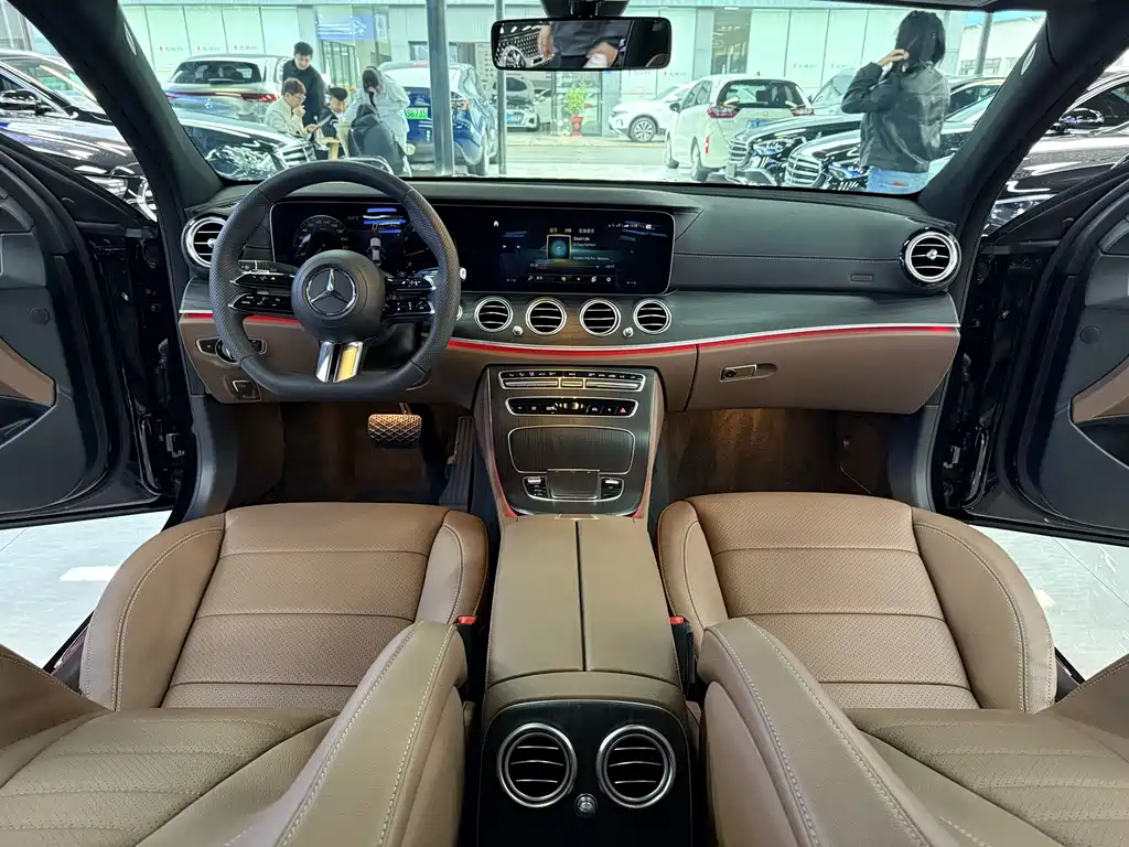 Mercedes-Benz E-Class — миниатюра 13