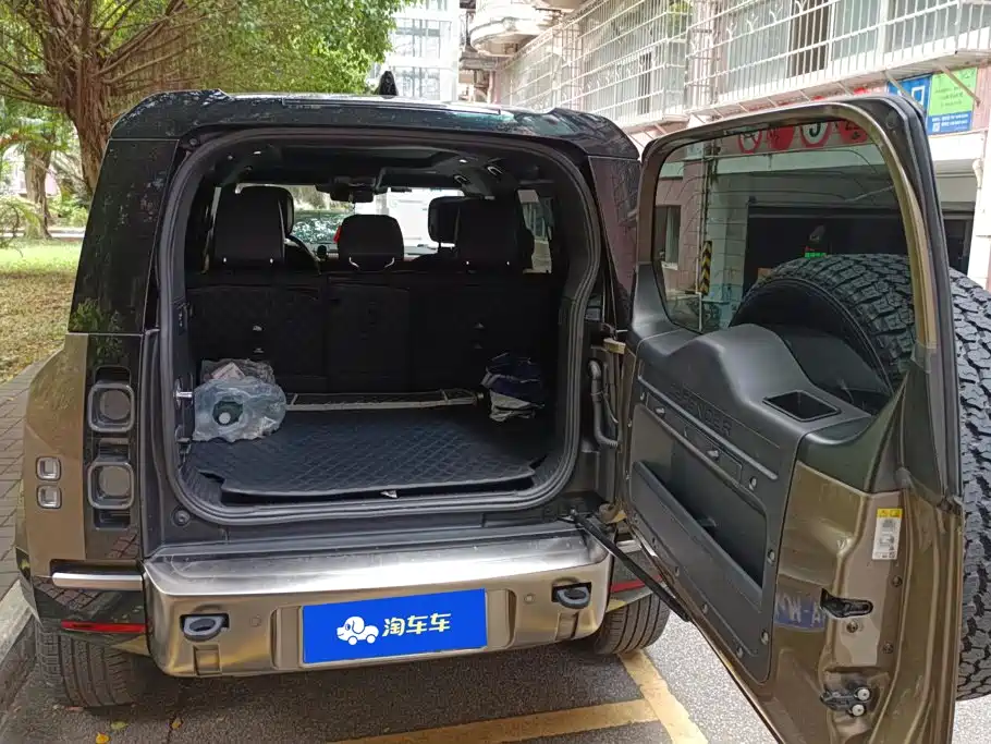 Land Rover Defender — миниатюра 4