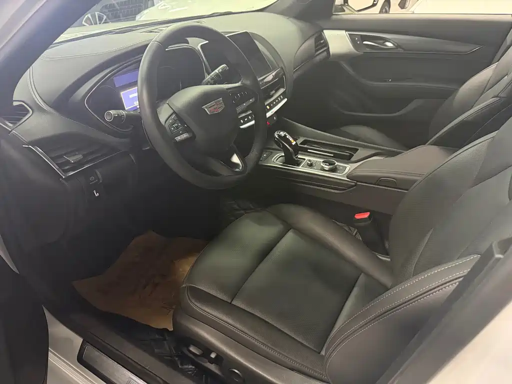 Cadillac CT5 — миниатюра 8