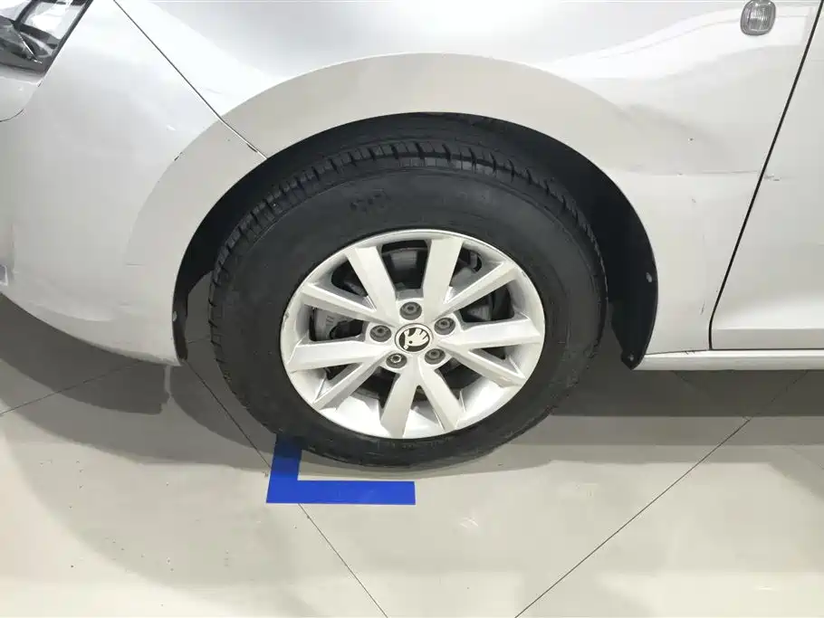 Skoda Rapid 2015 1.4L MT