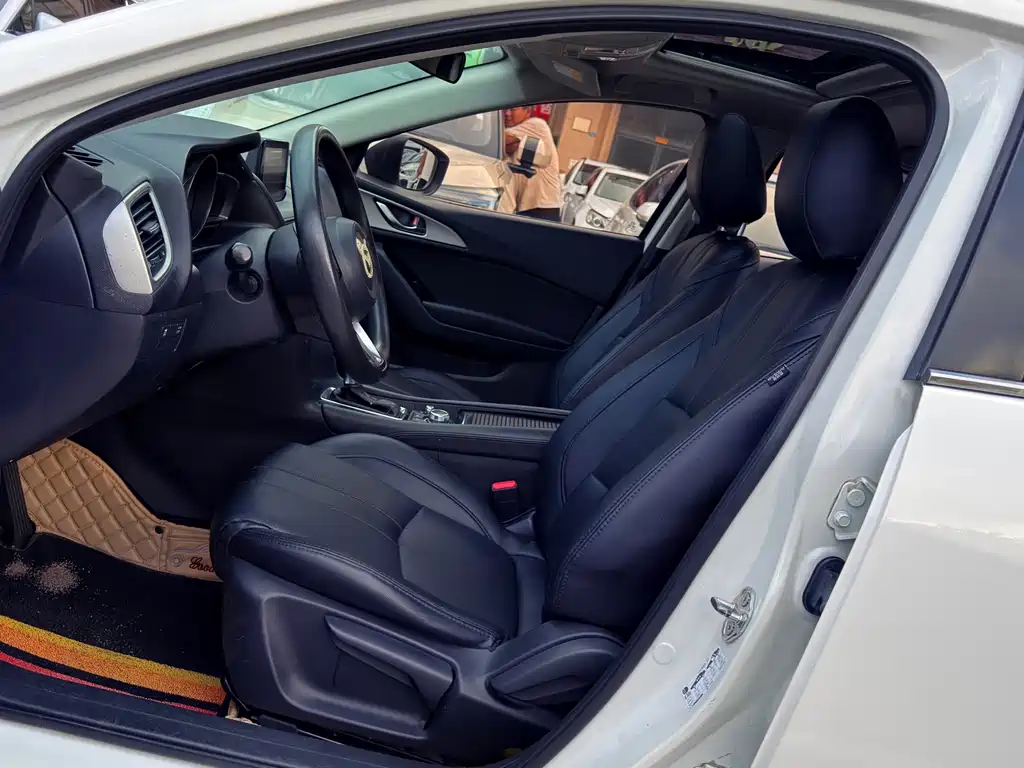 Mazda 3 Axela - фото 7