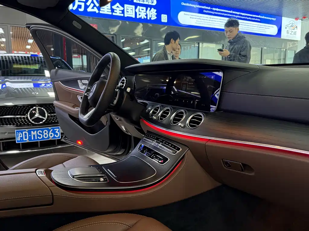 Mercedes-Benz E-Class — миниатюра 12