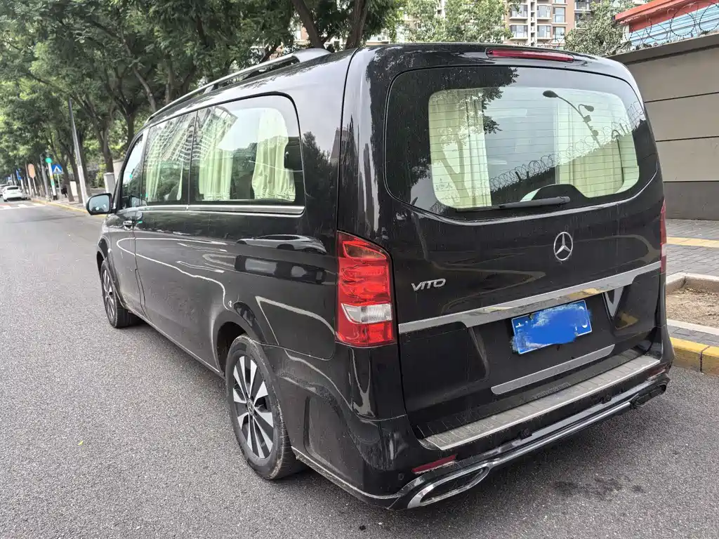 Mercedes-Benz Vito 2021 2.0T Elite 7 мест