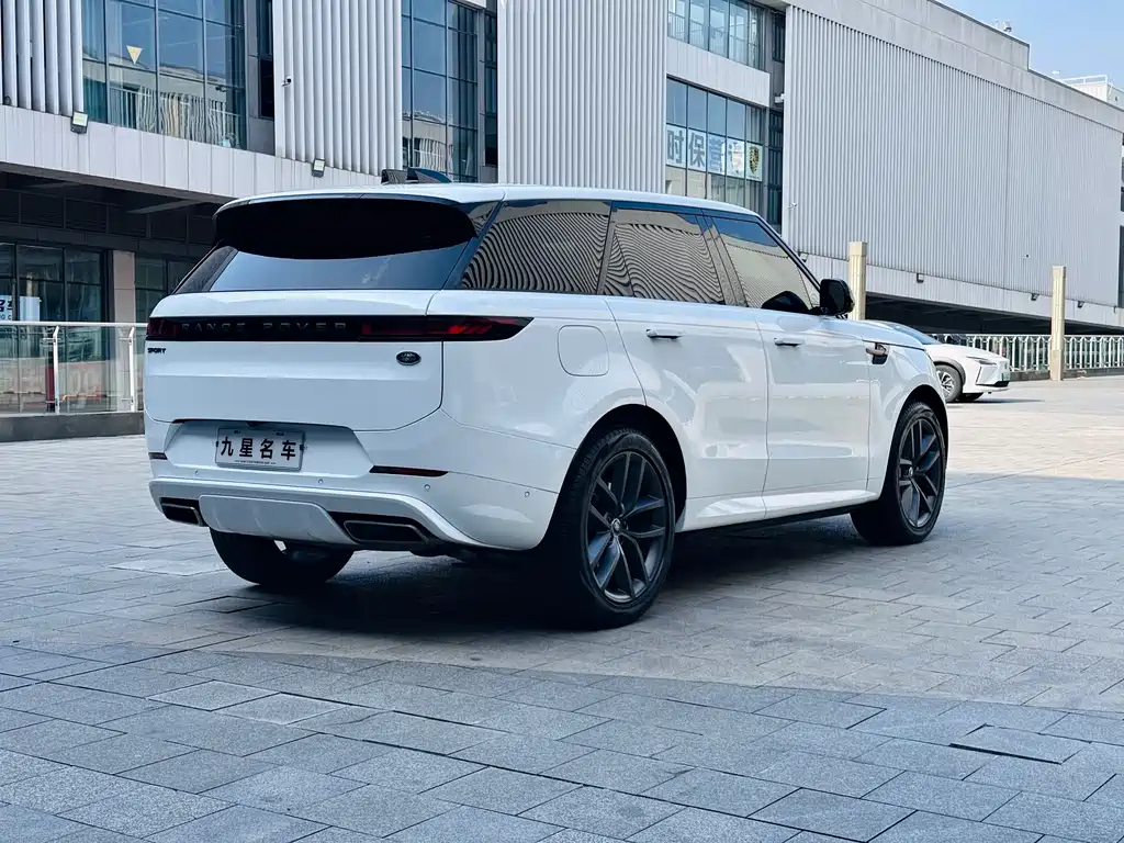Land Rover Range Rover Sport 2025 400PS Dynamic SE