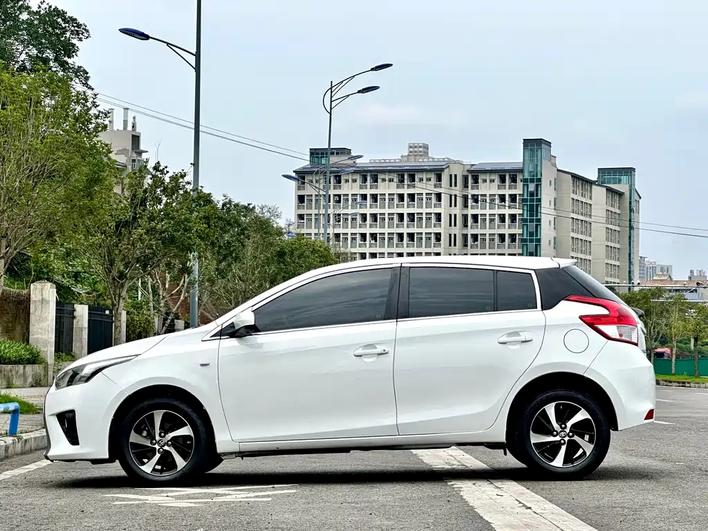 Toyota Yaris L Zhixuan YARiS L 2015 1.5E AT