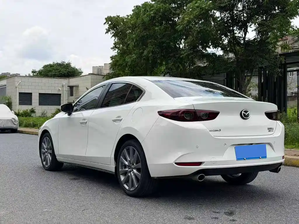 Mazda Mazda3 3 2023 2.0L AT