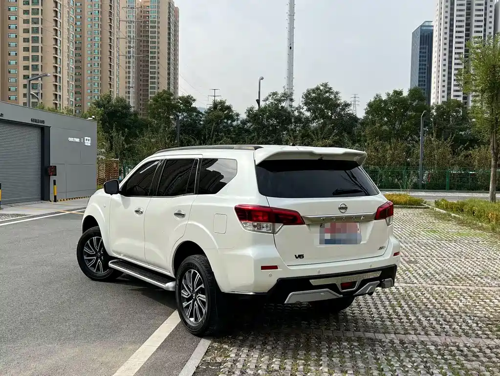 Nissan Terra — миниатюра 4
