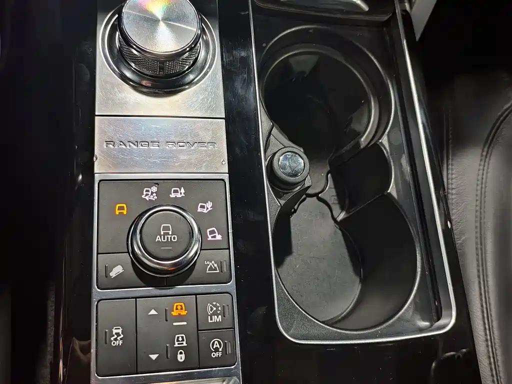 Land Rover Range Rover — миниатюра 14