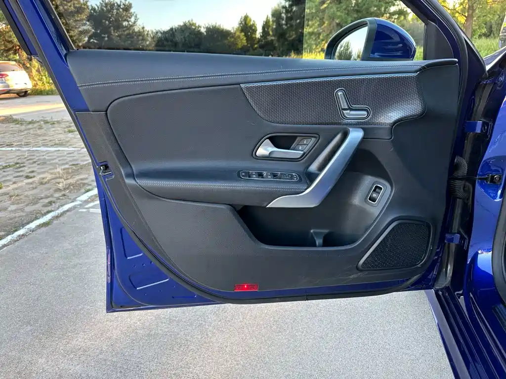 Mercedes-Benz A-Class — миниатюра 12