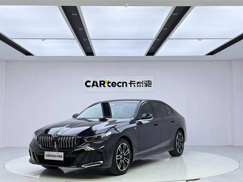 BMW 5 Series 2025