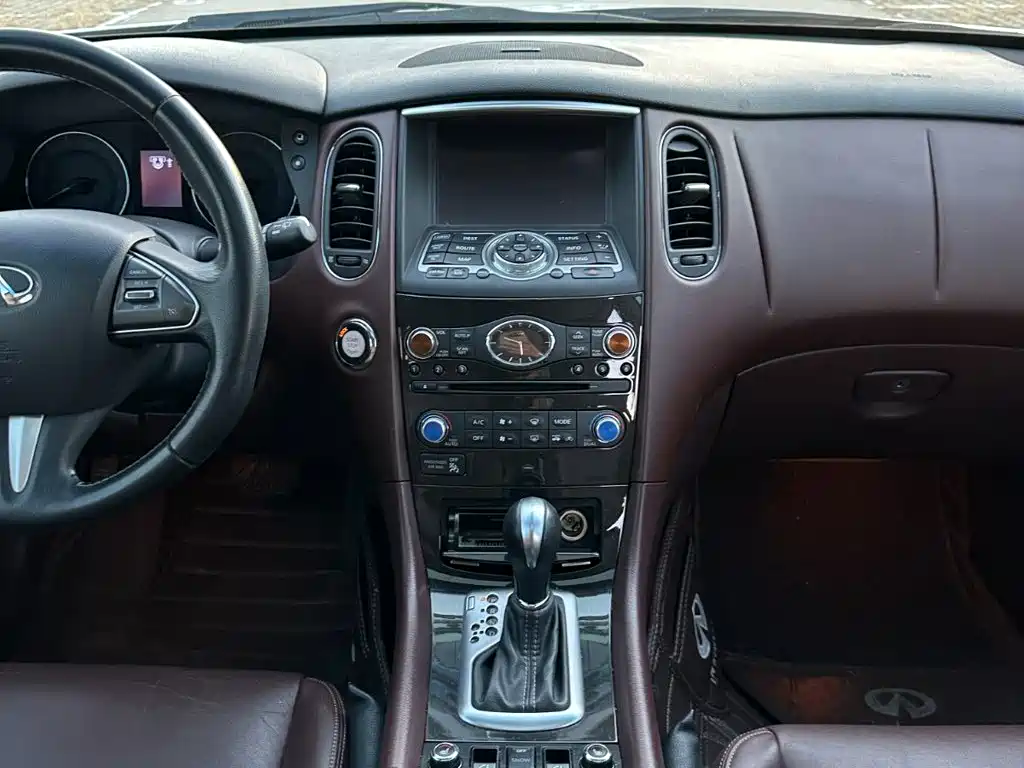 Infiniti QX50 — миниатюра 21