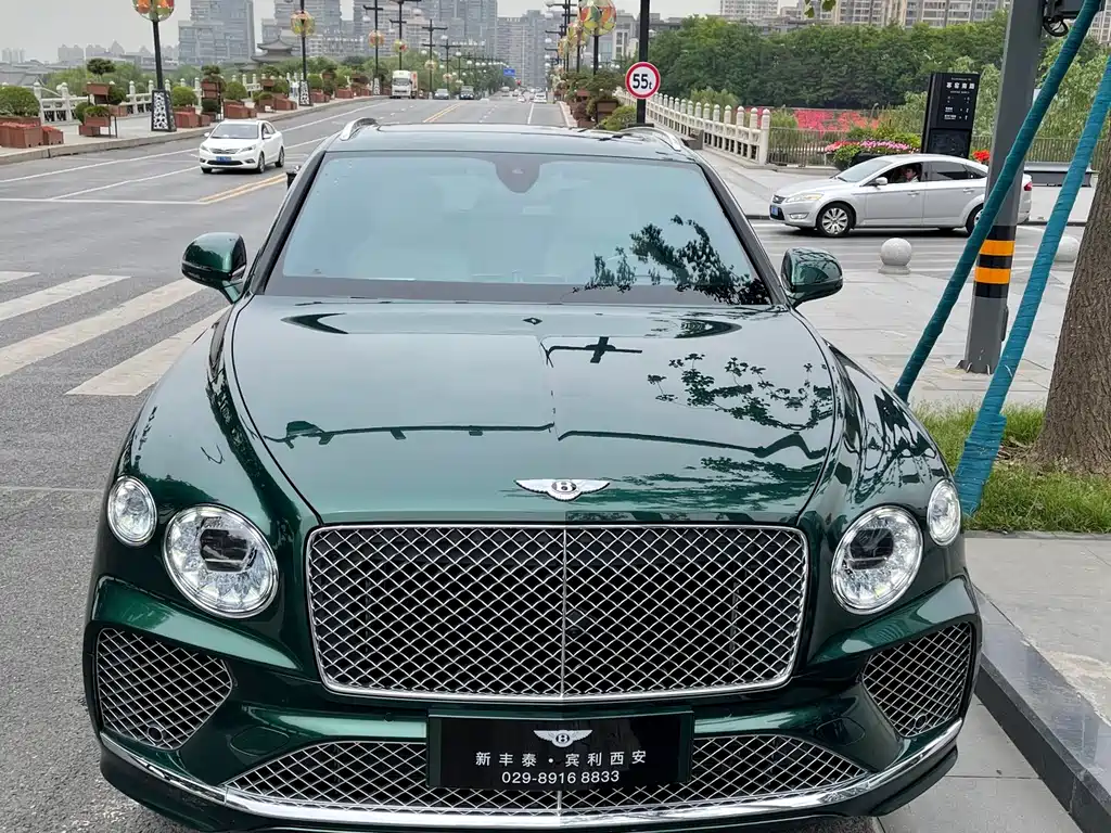 Bentley Bentayga 2021