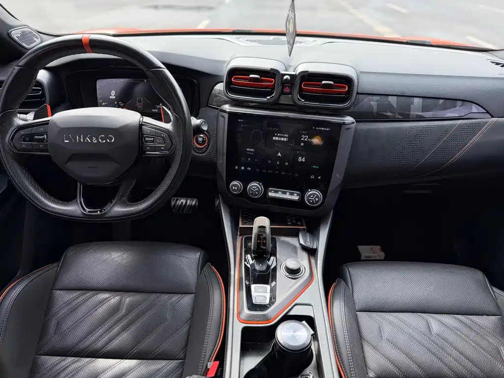Lynk & Co 02 Hatchback — миниатюра 9