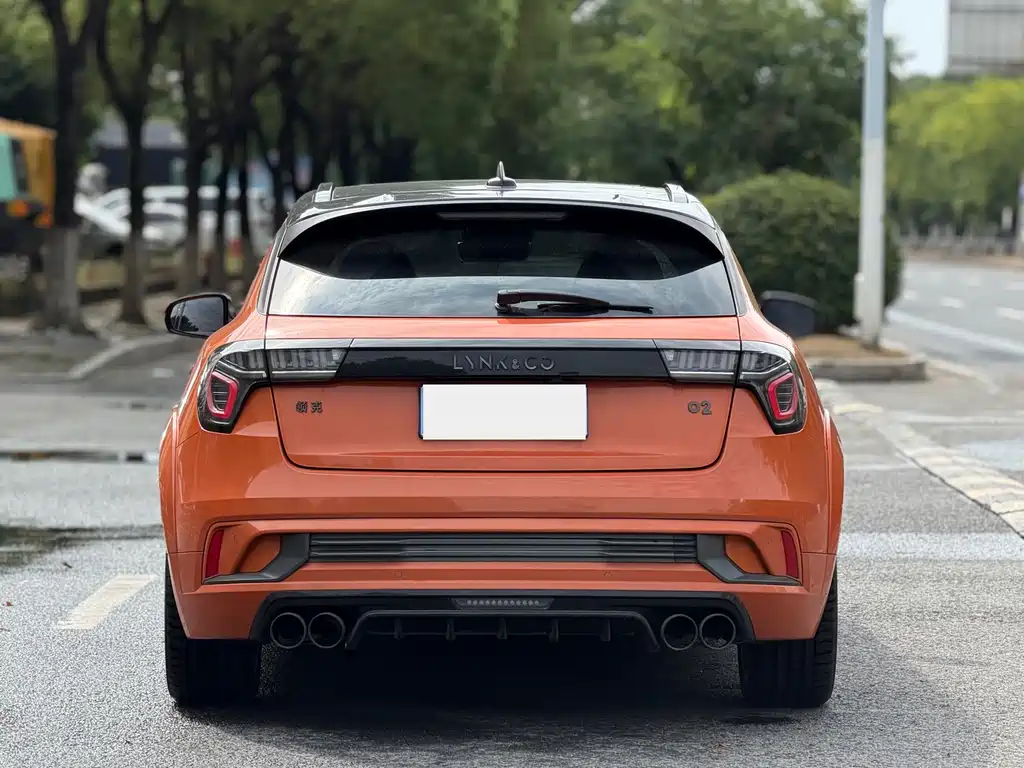 Lynk & Co 02 Hatchback — миниатюра 3