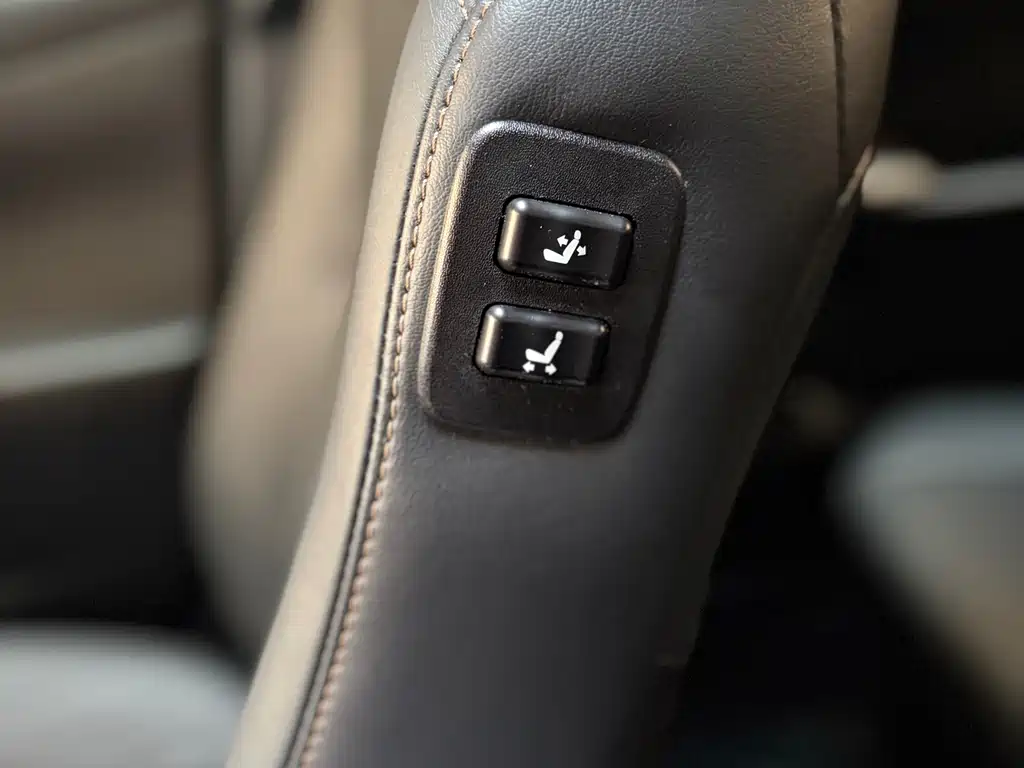 Toyota Camry 2016 2.0G Lead