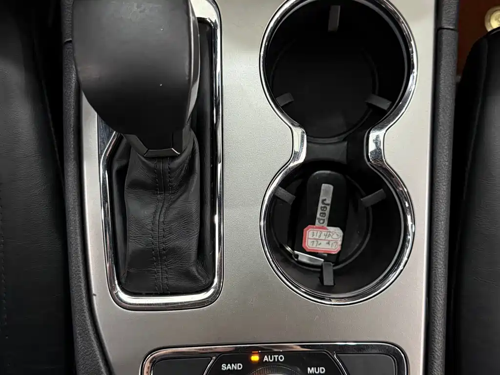 Jeep Grand Cherokee (Import) — миниатюра 7
