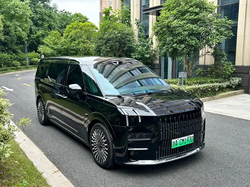 Zeekr 009 2024 мест Executive 108kWh