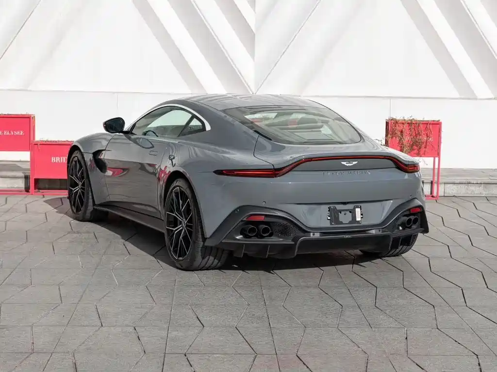 Aston Martin V8 Vantage — миниатюра 4