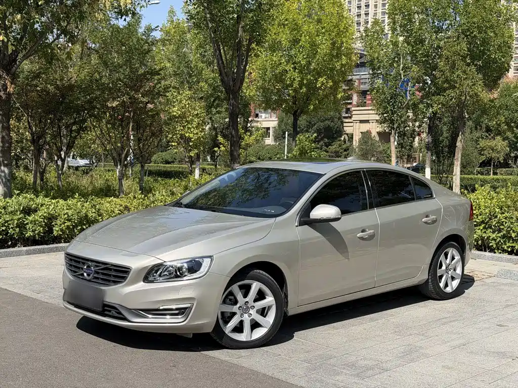Volvo S60 — миниатюра 2