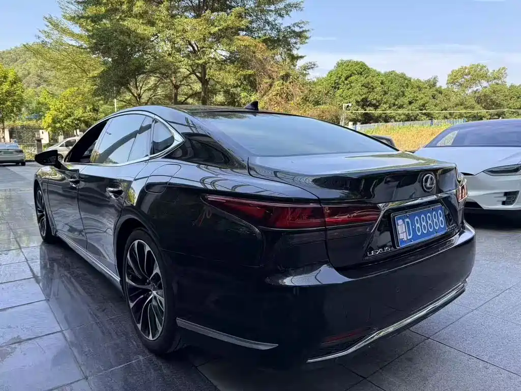 Lexus LS 2021 500h Executive
