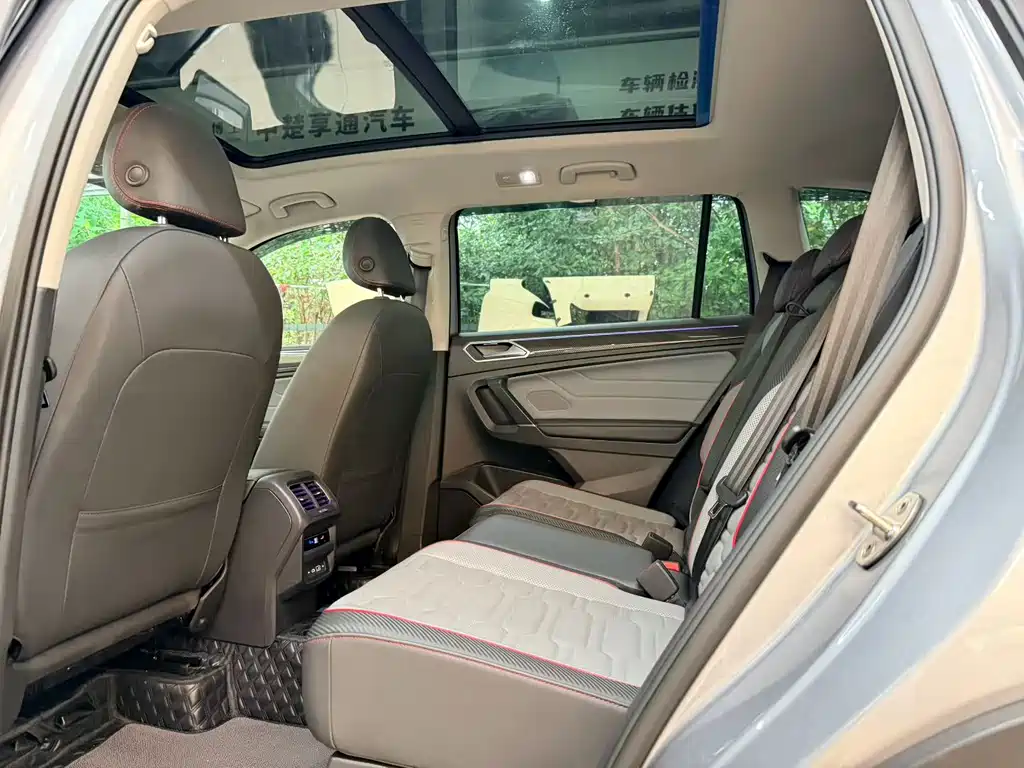 Volkswagen Tiguan L L 2022 330TSI AT R-Line Flagship