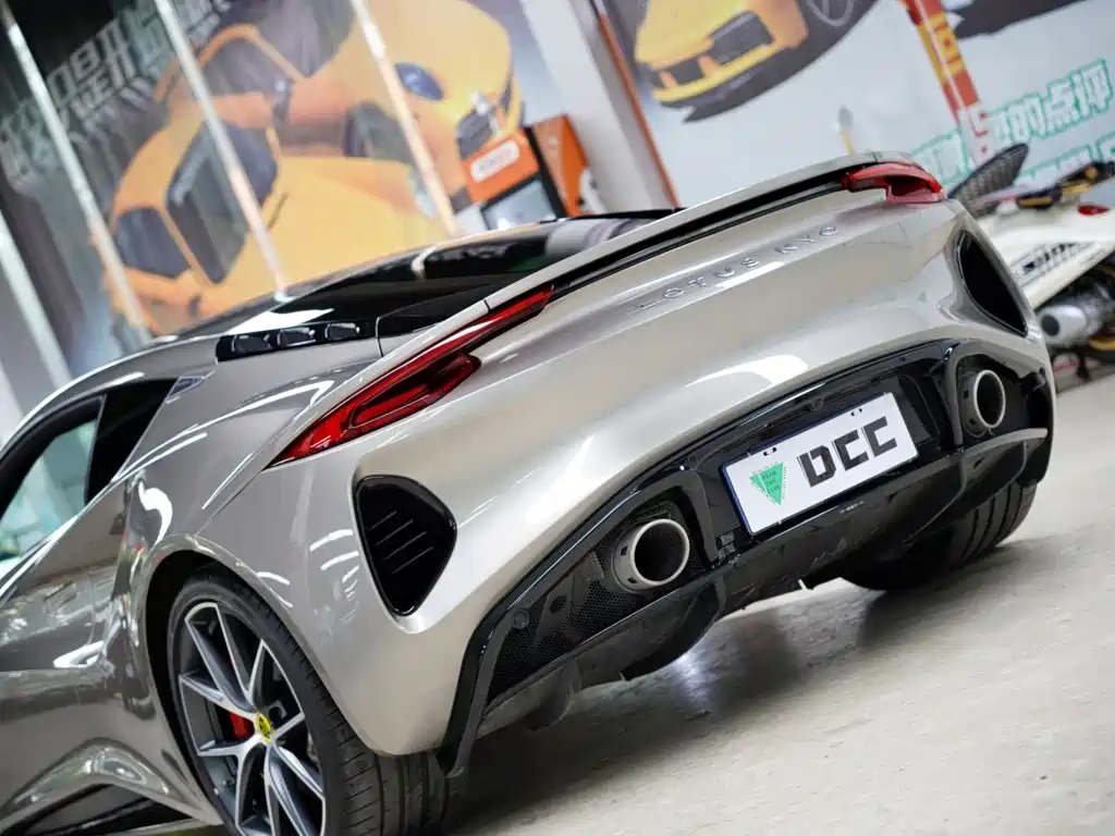 Lotus Emira — миниатюра 3