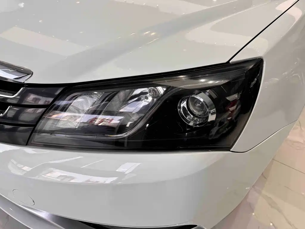 Geely Emgrand — миниатюра 10