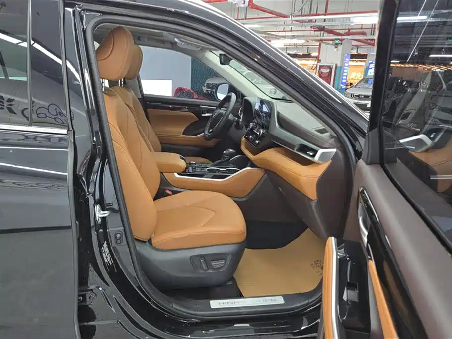 Toyota Highlander 2022 380T Luxury 7 мест