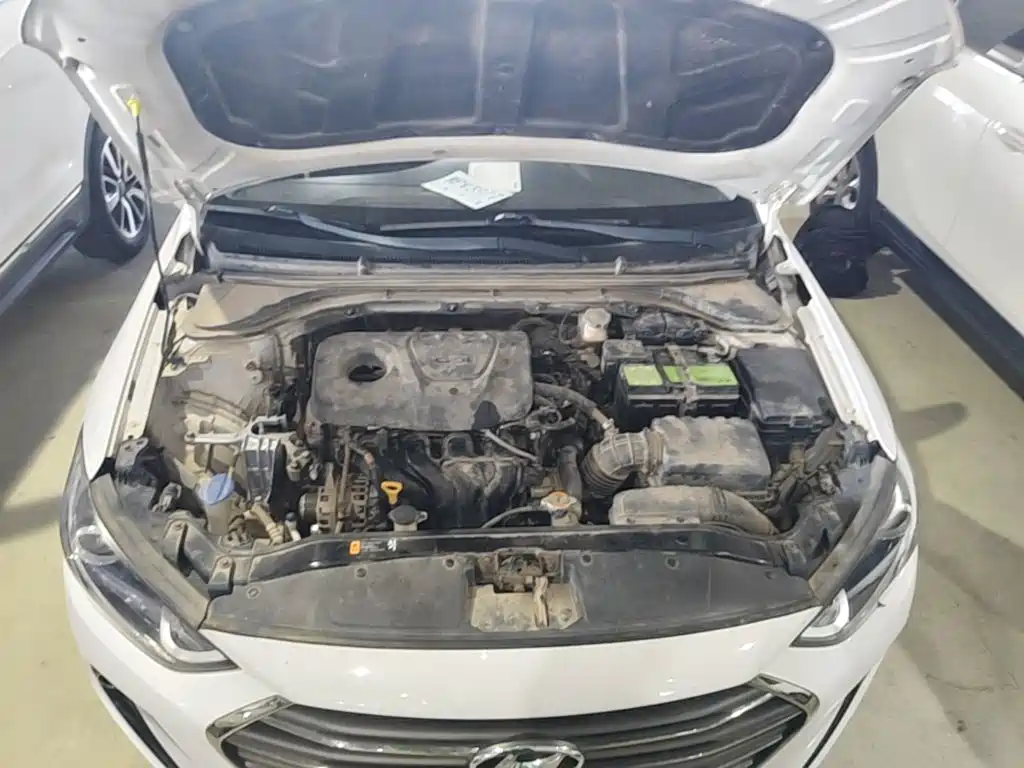 Hyundai Elantra — миниатюра 20
