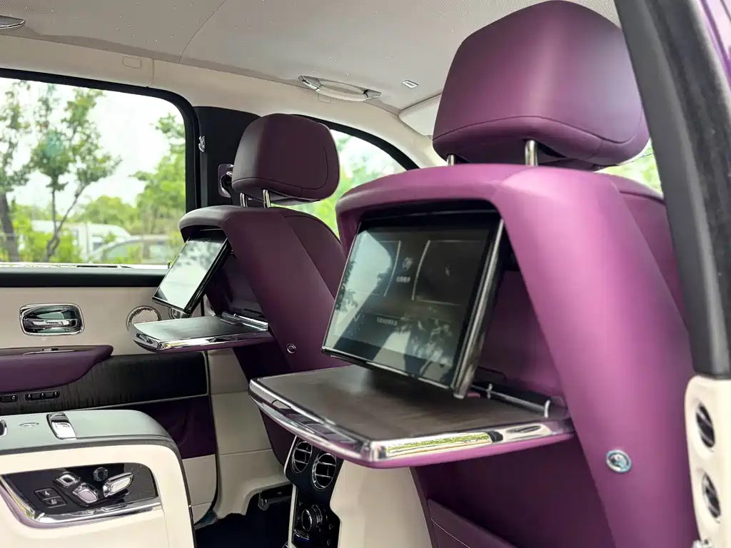 Rolls-Royce Cullinan — миниатюра 19